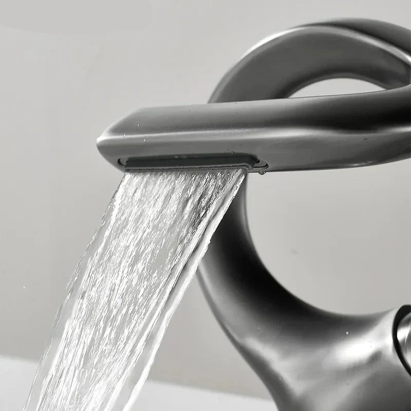 Servent Countertop Bathroom Faucet