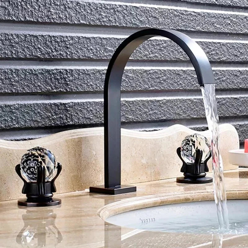 Cristal Haalz Double-Handle Bathroom Faucet - Sophistication and Elegance