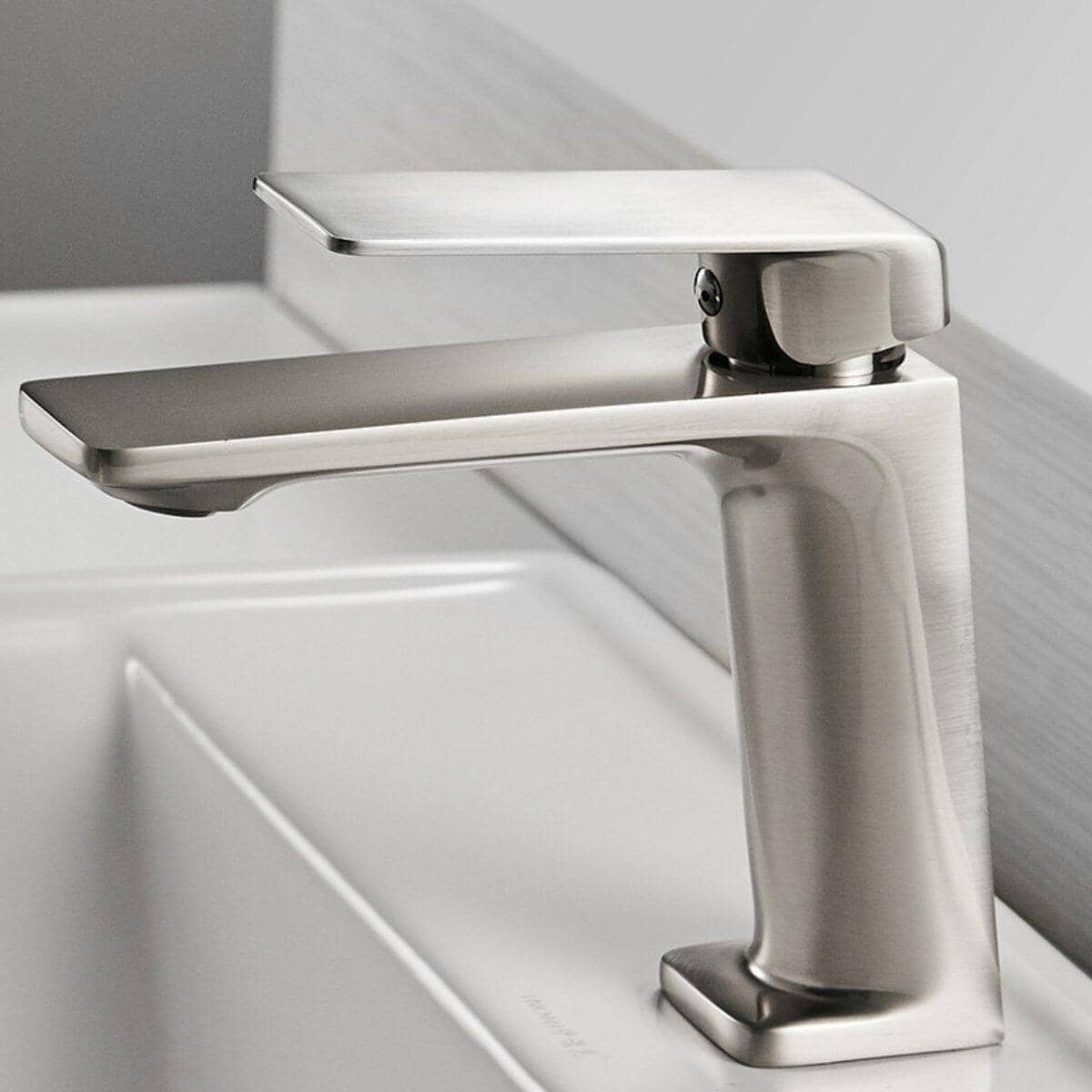 Brooklyn Matte Black Single-Handle Bathroom Mixing Faucet
