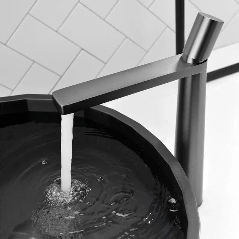 Kappar Vita Modern Single-Handle Faucet