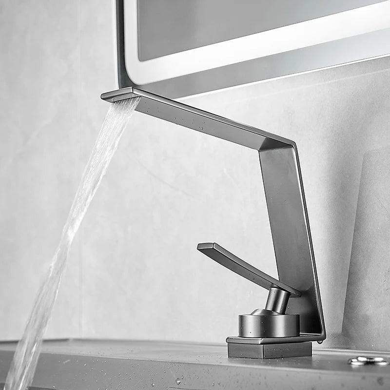 Clarty Gold Single-Handle Bathroom Deck-Mount Faucet
