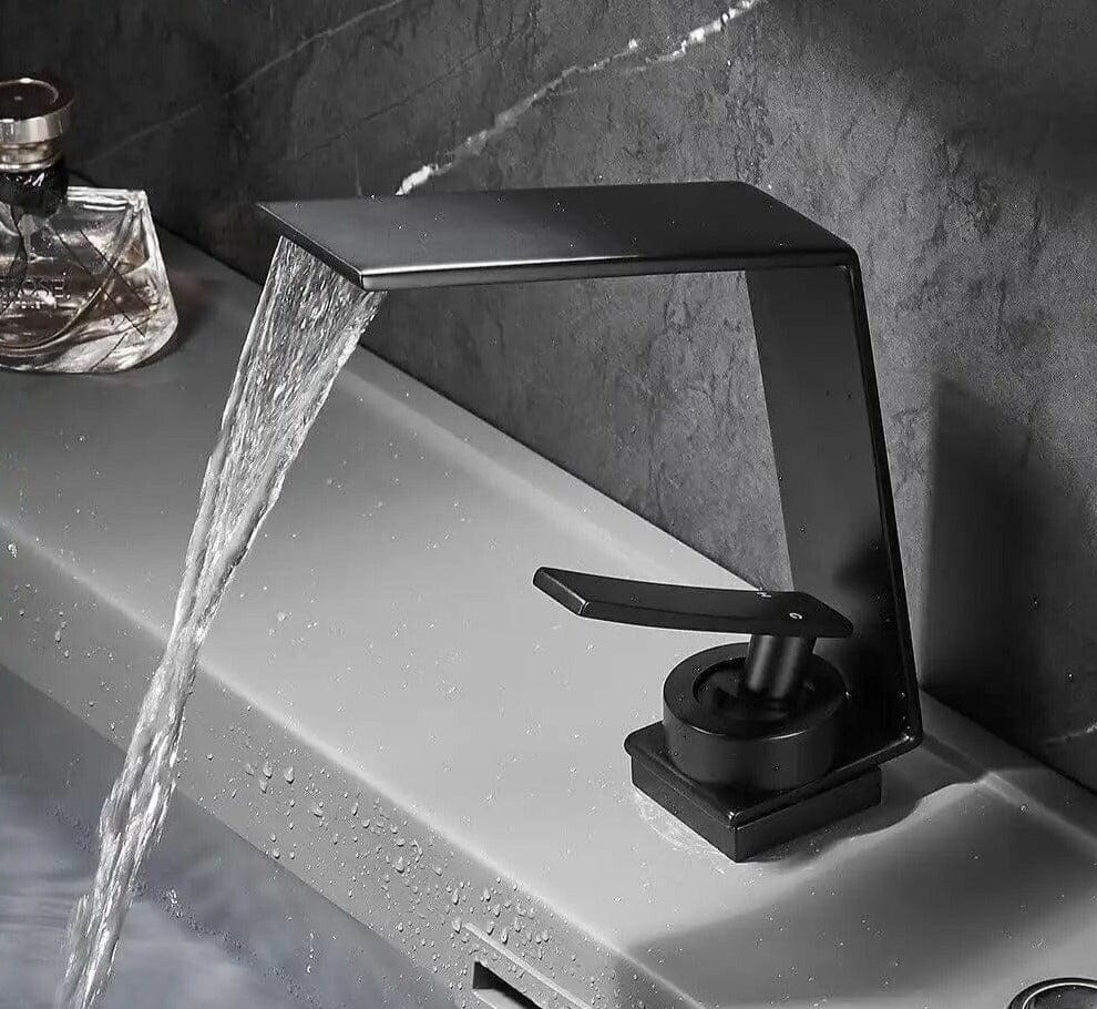 Clarty Gold Single-Handle Bathroom Deck-Mount Faucet