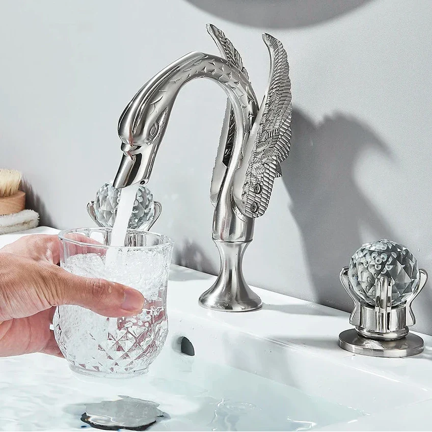 Globy Swan Countertop Bathroom Faucet